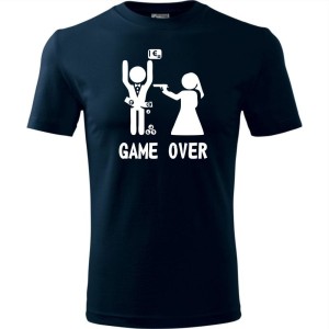 Granatowa Męska koszulka - Game over 07 - wieczór kawalerski prezent pan młody pistolet .Dostępne wszystkie rozmiary S, M, L, XL, XXL, XXXL, XXXXL. Zapraszamy do zakupu.