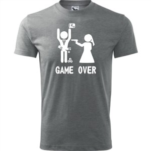 Szara Męska koszulka - Game over 07 - wieczór kawalerski prezent pan młody pistolet .Dostępne wszystkie rozmiary S, M, L, XL, XXL, XXXL, XXXXL. Zapraszamy do zakupu.
