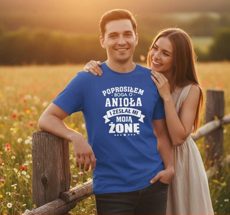 Prosiłem Boga o Anioła i Zesłał Mi Moją Żonę - Koszulka Męska