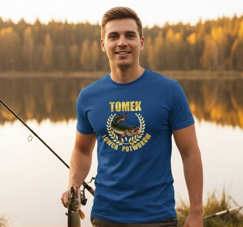 Łowca Potworów + Imię - Koszulka Męska - Prezent na Ryby